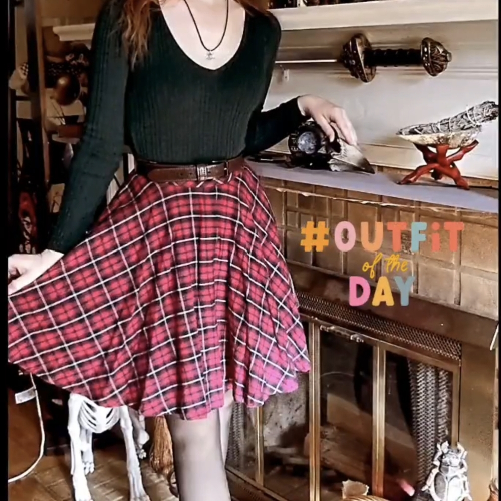 Hearts and Found full red plaid skirt - Picture 2 of 5